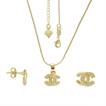 Conjunto folheado a ouro com brincos e pingentes Chanel Inspired