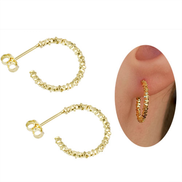 Foto 1 do Produto Brinco de argola folheado a ouro com detalhes trabalhados